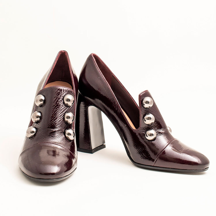 LADIES HIGH HEELS WITH STUDS, COLOR MAROON