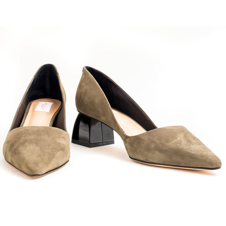 Low Block heeled pump in Faux Suede, Color Olive Green